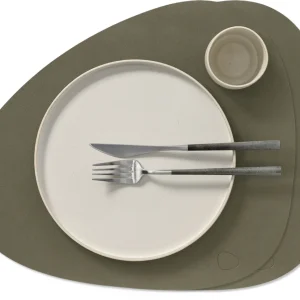 LIND DNA Placemats Nupo - Leer - Army Green - Curved - 44 x 37 cm - 2 Stuks